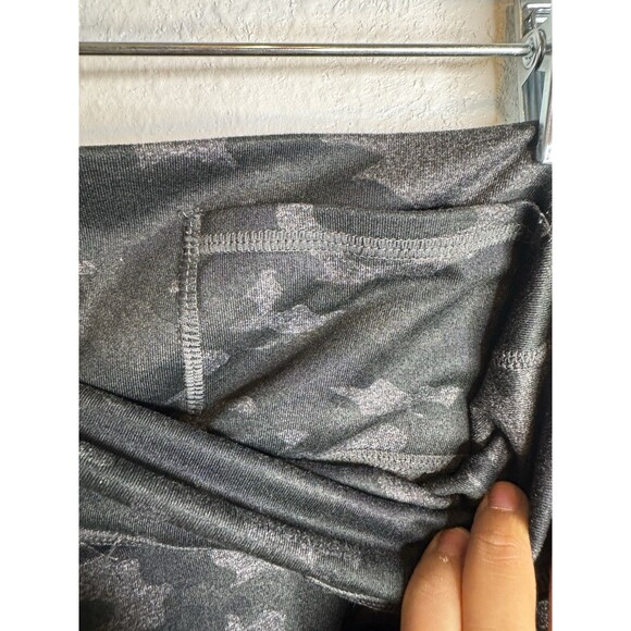 Fabletics PowerHold Camo Leggings Women’s Sz S Green Compression Activewear - Picture 10 of 12
